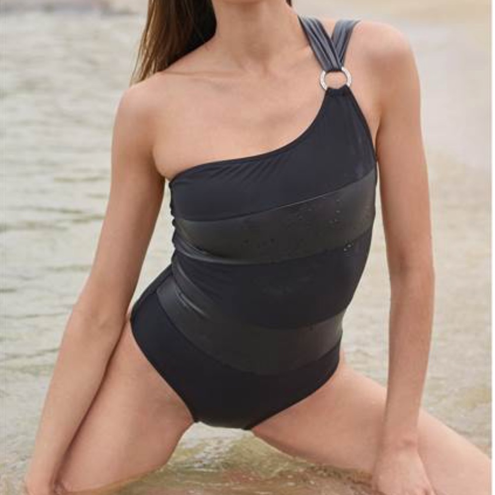 Sports Illustrated Swim One Piece One shoulder